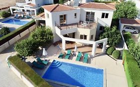 Holiday Villa With Pool And Sea View!